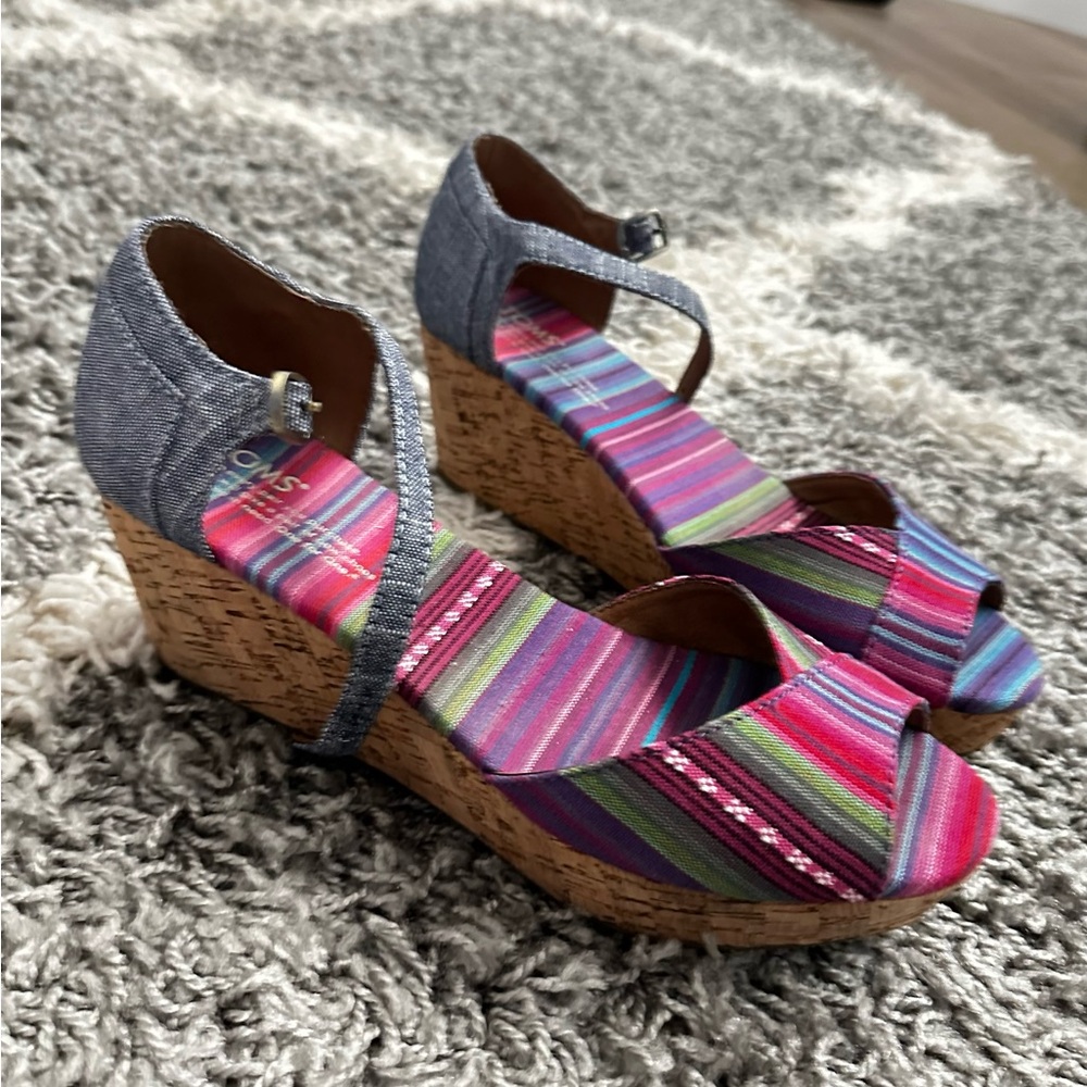 Tom’s brand multi colored wedge